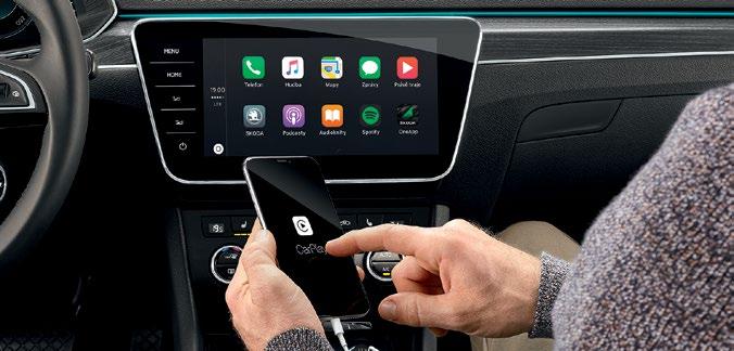 meelelahutussüsteemi abil. Lisaks ühilduvad kõik sõidukite jaoks turvaliseks tunnistatud rakendused MirrorLinki, Apple CarPlay ja Android Autoga.