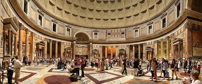 Rooma Panteon interjöör tänapäeval. Rooma Panteon oli oma ilu ja harmooniaga ideaaliks renessansimeistritele.