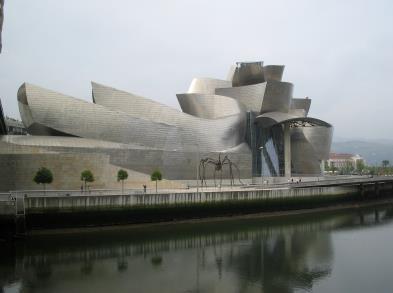 1,5 miljonit), sobib Bilbao pealinnaks oivaliselt, eriti veel nüüd, mil seal seisab püsti maailma popim kultuurikeskus GUGGENHEIMI MUUSEUM. Projekti autor on s ameeriklane Frank O. Gehry [geeri].