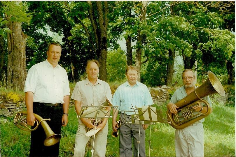 1997-2000 oldi kvartett: vasakult Ago Tint, Arne Kastemäe, Ülo Mägi ja Jüri Leinsalu, foto 1999. a Võidupühal. 2002.