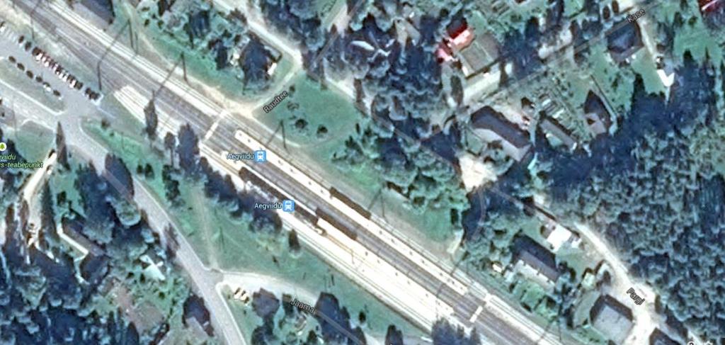 läbi sõidavad. Eesti Raudtee esindaja sõnul läbib Aegviidu raudteejaama päevas umbes 75 rongi. Ülekäigu otstesse on paigaldatud tõkked jalgratturite jaoks.