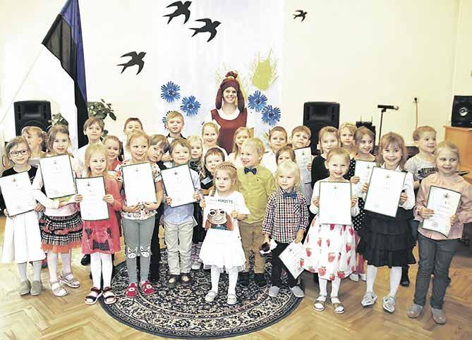 linnaosa valitsuse kultuurinõunik Liisa Salak ja avalike suhete juht Anu Põrk. Toredaid mänge ja tantse korraldas lastele Lotte.