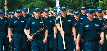 Õigused, vabadused ja kohustused Õigus töötada politseinikuna on ainult Eesti kodanikul Eesti riik kaitseb oma kodanike õigusi välisriikides.