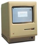 Mälu suutis PC-AT kasutada kuni 16 MB ulatuses, kuid baaskonfiguratsioonis oli selleks tihtipeale ainult 256 KB.