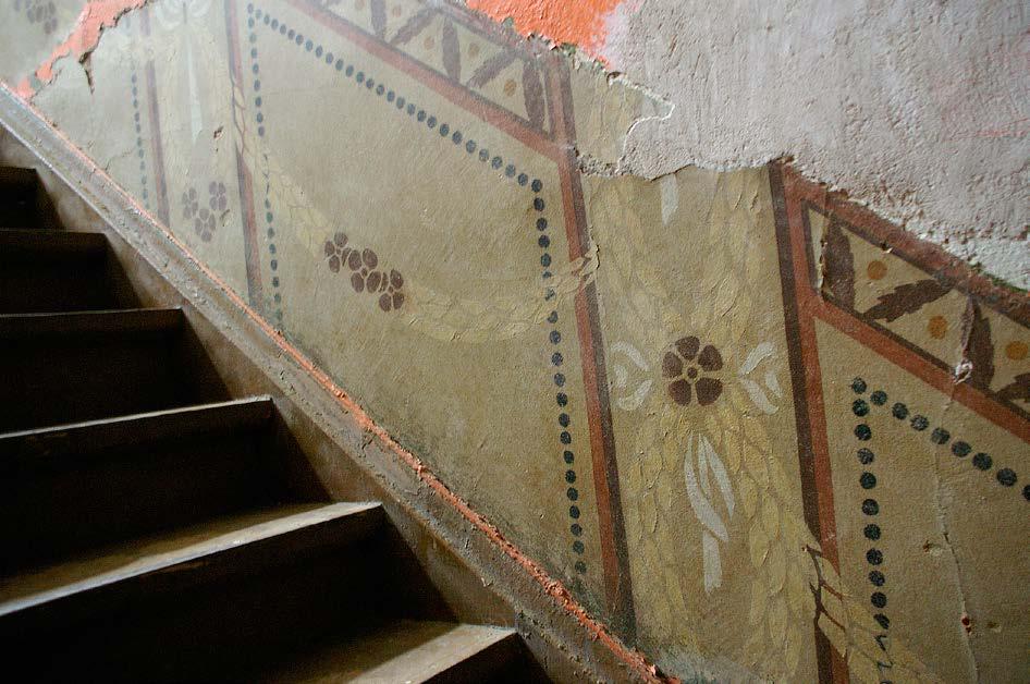 22 Supilinna Tirin aprill 2020 Lepiku 14 Korterite seinu on ajaloos rikkalikult kaunistatud Tekst ja fotod: Kristiina Ribelus Supilinnas on tänaseks 16 majast leitud seintele või lagedele kantud