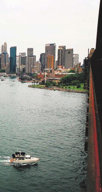 REIS Sydney on tuntud kui Kängurumandri rahandus- ja kaubanduspealinn, samuti on tegemist riigi kõige suurema rahvaarvuga linnaga.