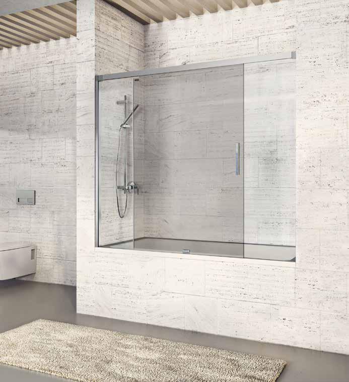 Met een transparante spatbescherming kan een bad snel in een ruime douche worden omgetoverd.