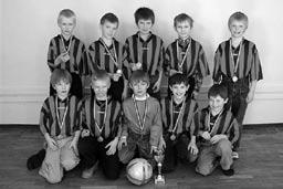 ja 1996. aastal sündinud poiste vanuserühmas võistelnud meeskond saavuta võistlusel Puhja Cup 2005 auväärse kolmanda koha. Esimest korda oli 1993.