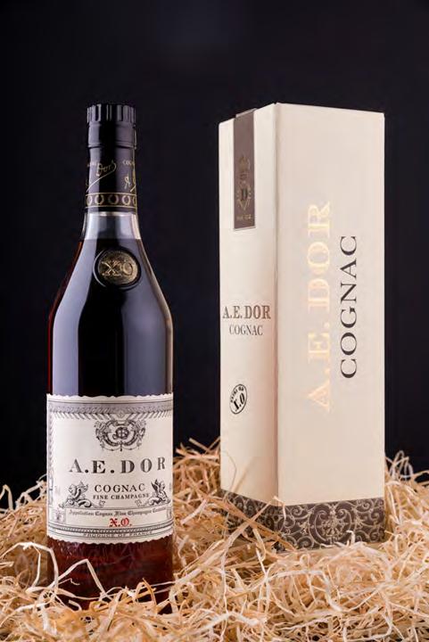 A.E. Dor XO Fine Champagne Cognac Prantsusmaa Sooja merevaigutooniga viskoosne nektar tõelisele gurmaanile! 25 aastat ku psemist tammevaadis on jätnud oma isikupärase jälje.