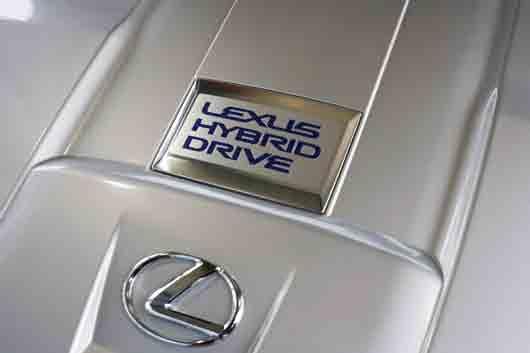 Lexus Hybrid Drive Lexus võttis hübriidtehnoloogia kasutusele 2005. aasta maikuus RX 400h juures.