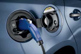 HV-režiim pakub samasugust Hybrid Synergy Drive -i kogemust nagu Prius, kus vajaduse korral lisandub bensiinimootor. EV-režiim kasutab suurima võimaliku säästlikkuse saavutamiseks vaid akusid.