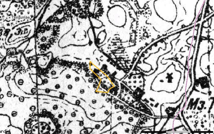 maaamet.ee). Kaardile on punktiiriga märgitud peahoone varemed (punase sõõri sees).
