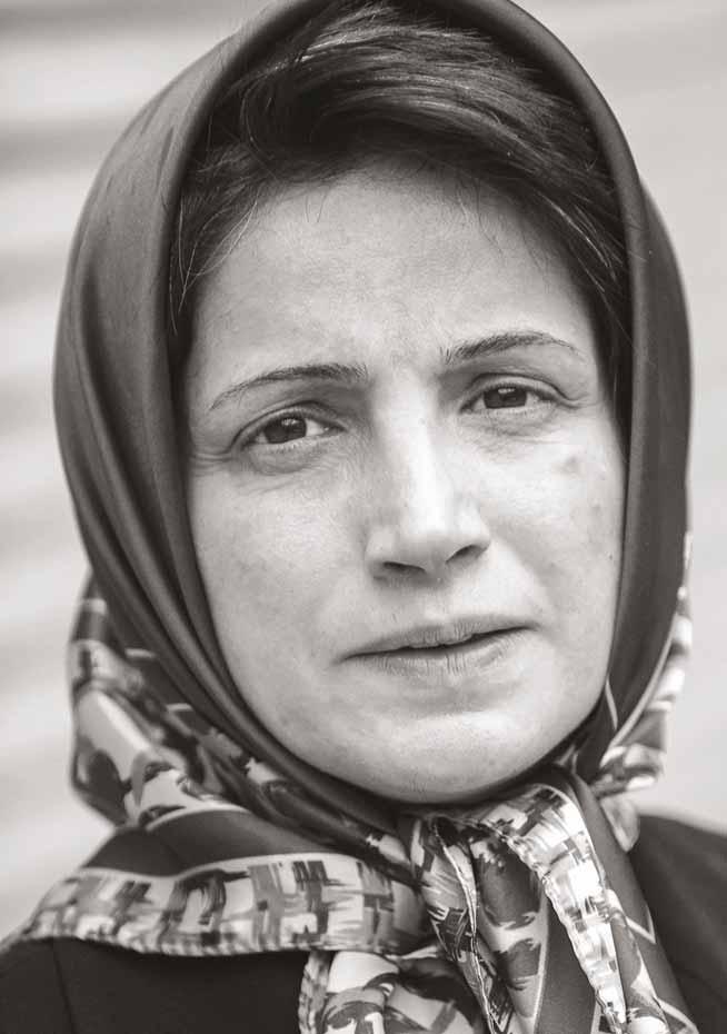 2012 NASRIN SOTOUDEH NASRIN SOTOUDEH on inimõigustele spetsialiseerunud Iraani advokaat, üks neist vähestest, kes kaitsesid 2009. aasta massimeeleavaldustel vahistatud teisitimõtlejaid.