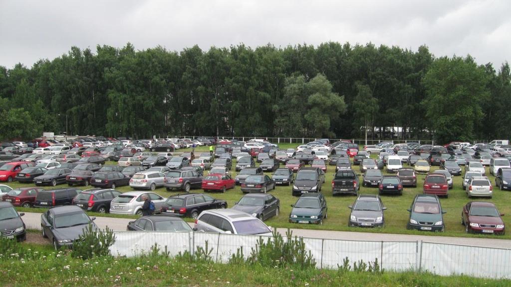 Turvafirma G4S esindaja Argo Raagi sõnul kasutati spordipargi muru parkimiseks esmakordselt. Arvestades, et sinna pargiti 373 sõidukit, vähendas see oluliselt ümbruskonna tänavate parkimiskoormust.