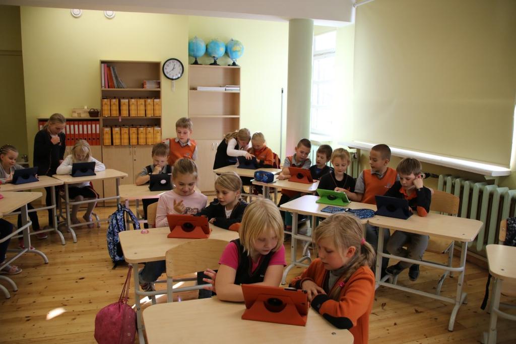 E-õppepäev Ääsmäe koolis 17. novembril toimus Ääsmäe koolis esimene e- õppepäev.