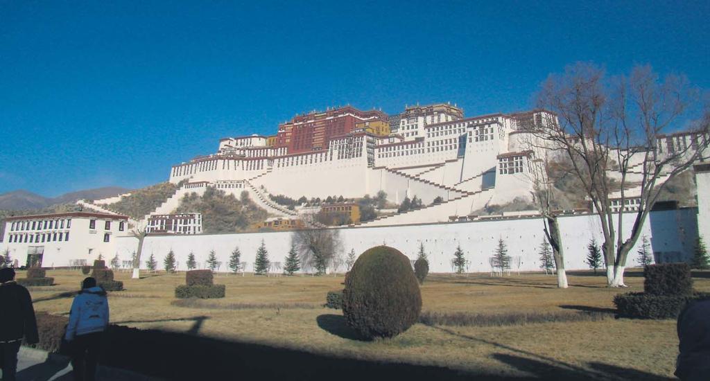 India budistlikest kunstikaanoneist inspireeritud tiibeti maali ja skulptuuri paleus on puhta, virgunud meele väljendamine.