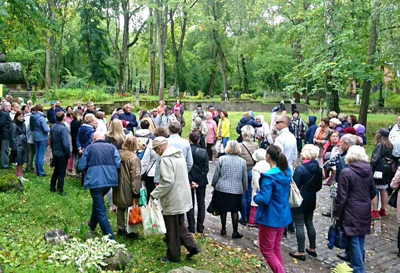 14 Tallinna kalmistud Metsakalmistul alustati seni tühjana seisnud lillepoe remonti, et avada seal järgmisel aastal lillepood ja kohvik.