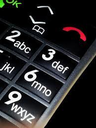 11.7 KONTROLLÜLESANDED Telefoninumbrid Kunagi ammustel aegadel, kui loomad veel rääkisid ning inimesed taevas lendasid, kasutati selliseid riistapuid, mida nimetati klahvidega telefonideks.