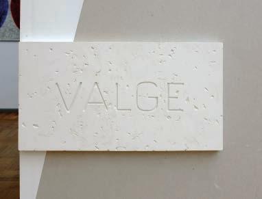VALGE / WHITE