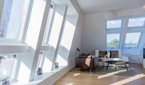 KOLMEKORDNE KAITSE Akna 97 pöördetel asub akna suhtes 3/4 kõrusel, mis taab piiramatu vaate läbi avatud akna ja vaba juurdepääsu päikesevalusele.