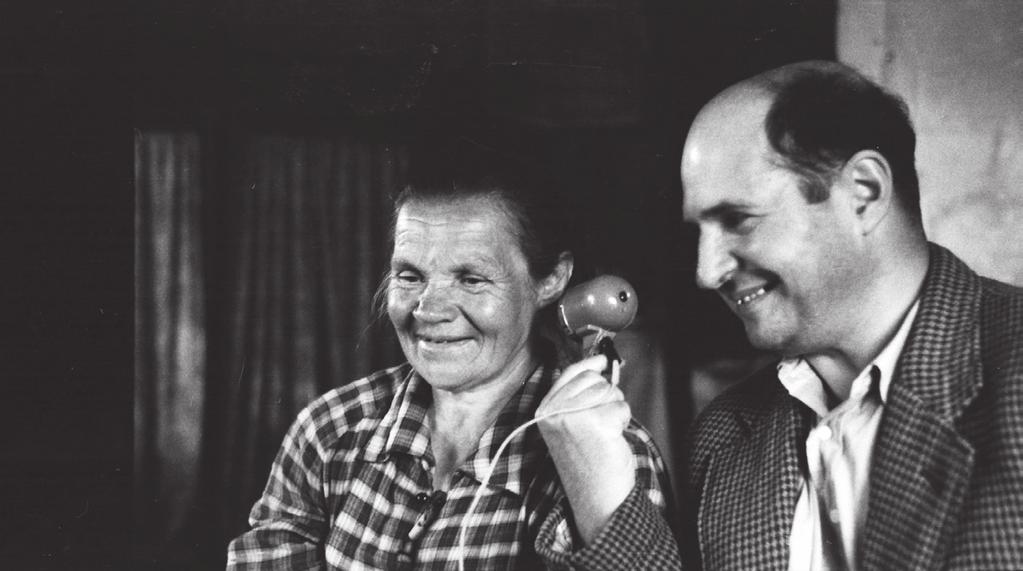 Maria Popljovkina ja Georg (Jüri) Šumakov Kuningakülas. Foto: Richard Viidalepp, 1960 (KKI, Foto 834).