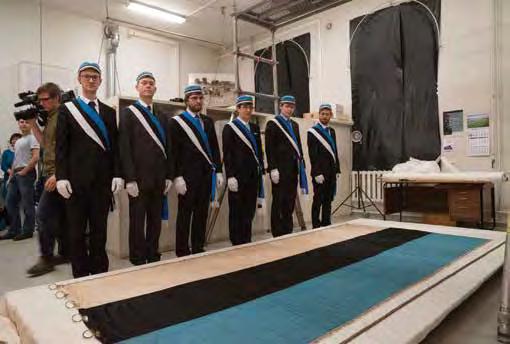 Vastavalt Eesti Üliõpilaste Seltsi kodukorrale toimub seltsi ajaloolise lipu väljatoomine, väljas hoidmine ja tagasi
