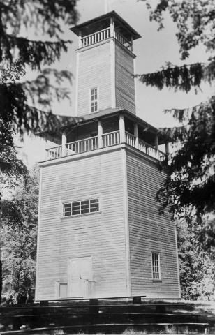 2.2. Suure Munamäe vaatetorn 1916. -1925. aastal Fr. R. Kreutzwald viitab kirjavahetuses F. G. Struwe poolt Liivimaa mõõdistamiseks 1916. a püstitatud triangulatsioonitornile (vt Joonis 2).