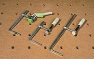 1 2 Two different versions of the clamps are available: lever clamps, or classic screw clamps with different lengths.