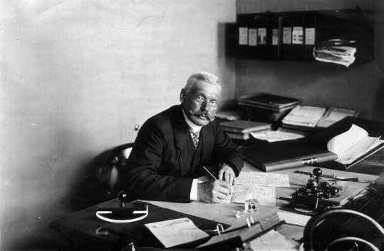 Rahvusarhiivi lätetel Ajalooarhiiv 80 Friedrich Nineve (1857 1929), Riigi Keskarhiivi abijuhataja 1921