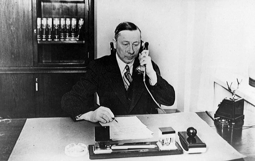 EKA, A-1:1038 Richard Övel (1894 1958), riigisekretäri abi ning Riigiarhiivi ja Riigiraamatukogu juhataja 1927 1936. 1944.
