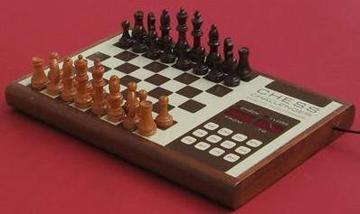 1 Kirjanduse ülevaade 1.1 Elektroonilised malelauad 1.1.1 Chess Challenger Esimesene elektrooniline malearvuti Chess Challenger 1 ilmus aastal 1977.