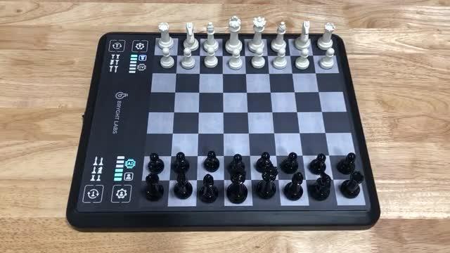 1.2 Malelaudade võrdlus Joonis 1.4: ChessUp [13] Tabel 1.