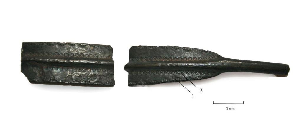 Lisa 2. Rooma rauaaja ehted Lisa 2:15. Rooma rauaaja koonusotste- ja pikiharjaliste otsaplaatidega kaelavõrud 1. 2. 1. Koonusotstega kaelavõru.