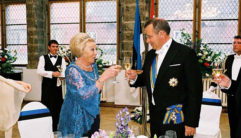 4 PÜÜTUD HETKED VISIITIDEST 2008 Madalmaade kuninganna Beatrix ja Eesti president Toomas Hendrik Ilves.