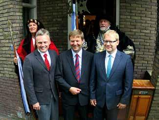 (keskel) nimetamine Eesti aukonsuliks Zwolles 2009. aastal.