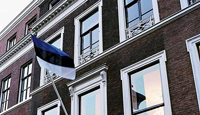 1 EESTI SAATKOND HAAGIS SAATKONNAHOONE LUGU Eesti suursaatkond Haagis (Zeestraat 92) fassaad avamisel novembris 2006.