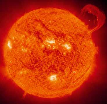 KATSE 2 Kujutle, et sa oled Maa. Proovi nüüd sama-aegselt pöörelda ja tiirelda ümber põrandal oleva päikese. Maakera on pidevas liikumises. Ta pöörleb ja tiirleb.