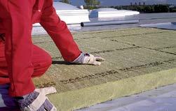 ÜHEKIHILINE SOOJUSISOLATSIOON MITMEKIHILINE SOOJUSISOLATSIOON Kahe tihedusega kivivillaplaatide tekkimist tingisid ka muutused katuste katmise tehnoloogias ja ehitusturul, samuti soov vähendada