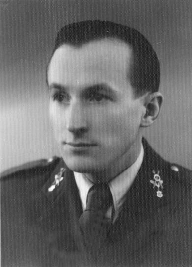 BIOGRAAFIAD 277 Saksa okupatsiooni ajal mobiliseeriti K. Nerska ja ta teenis 20. relvagrenaderide diviisis. Viibis Neuhammeris sõjaväe väljaõppelaagris, võttis osa võitlustest idarindel.
