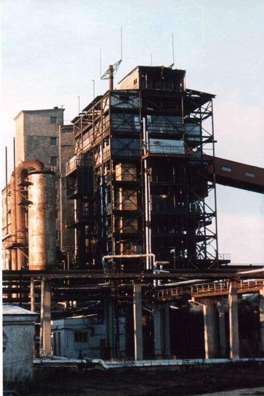 1922 a - Kiviõli põlevkiviõli tootmise tehas kohaliku tooraine põlevkivi termiliseks töötlemiseks.