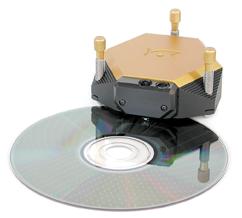 Quantum Spin Off 7 Joonis 2: CD-plaadi mõõtmised AFMi abil. 3- mõõtmelise pildi saab ligikaudu 10 minutiga.