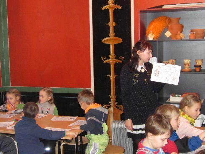 põhjalikumat tutvumist projektiriikidega Prantsusmaa Lastele tutvustati Prantsusmaa kultuuri, loodust, rahvussümboolikat ja