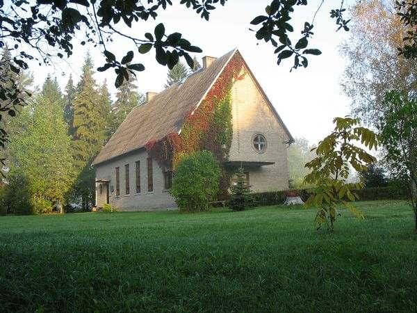 20 aastat Suigu palvela taastamisest Austatud Are valla rahvas! Mitte igal Eestimaa vallal pole oma kirikut. Are vallas on see olemas rahvasuus kutsutakse seda Suigu palvelaks.