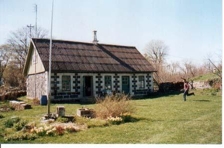 Antsu -Matsi suveköök (Ehitatud 1912.a.) Foto Liina Ligi, 2001.Erakogu Talu asustus on jälgitav 1782. aastast. Talus oli ½ tuulikut koos Oelduga, sepapada ja suveköök, mis oli esimene külas ning 1927.