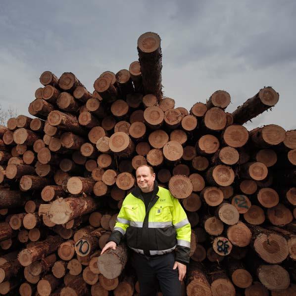Eesti on metsariik, eestlased on metsarahvas Eesti Metsa- ja Puidutööstuse Liidu juhatuse esimehe saatesõna Head EMPLi liikmed, koostööpartnerid, töötajad ja kõik, kes peavad lugu metsast ja puidust!