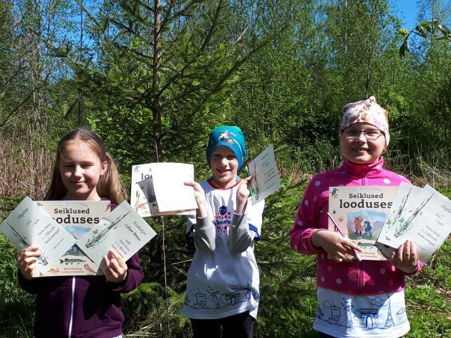 LOODUSMÄNG ILMATSALUS Ilmatsalu Põhikool korraldas 17. mail Tartu linna koolidele vahva loodusmängu. Igast koolist kutsuti osalema võistkond, milles üks 1. klassi, üks 2. klassi ning üks 3.