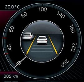 Ümbritsevate sõidukite kiiruse ja kauguse põhjal otustab süsteem, kas juht vajab hoiatamist.